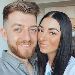 Meet your Posher, Cassandra